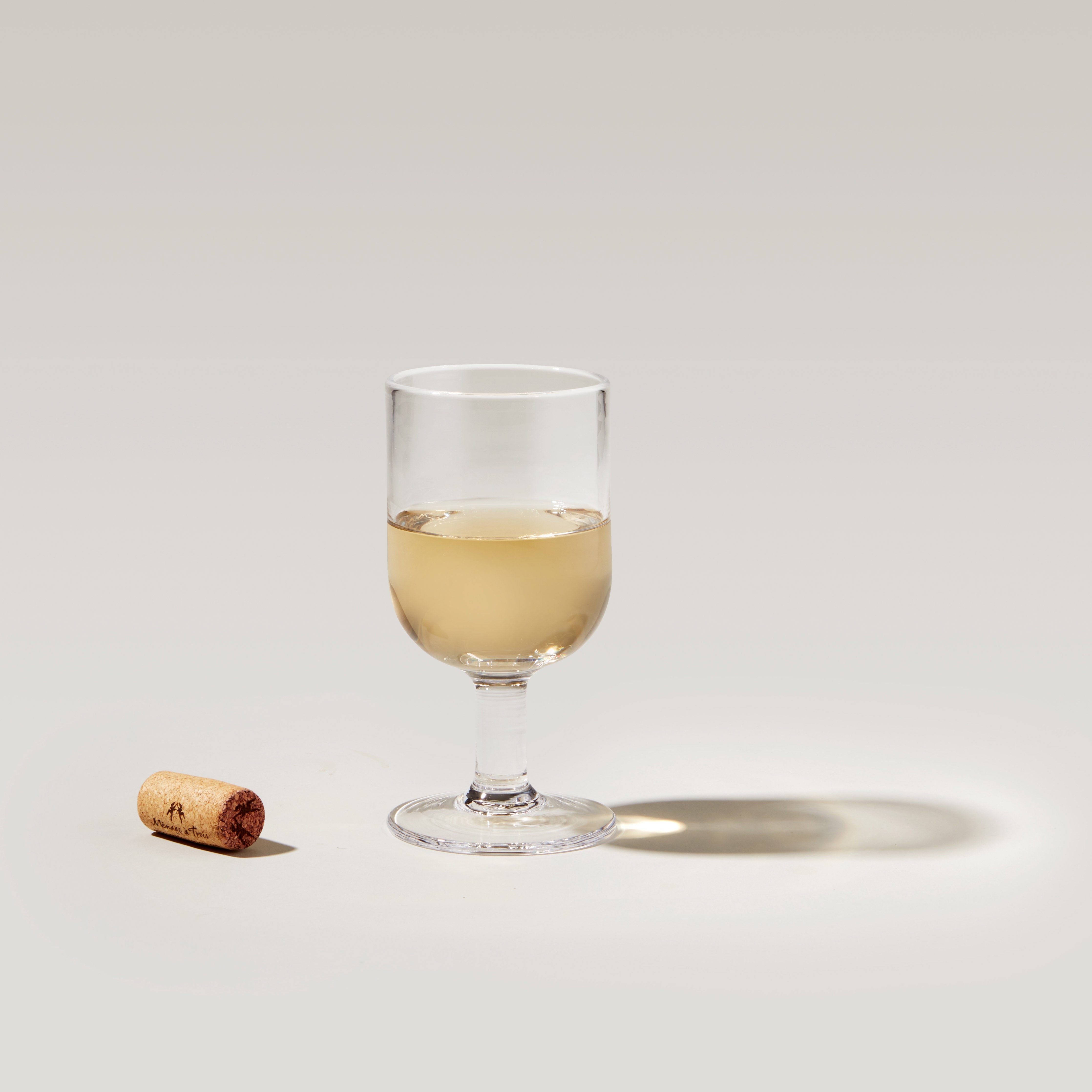 Manchester Wine Glass - Thumbnail 2