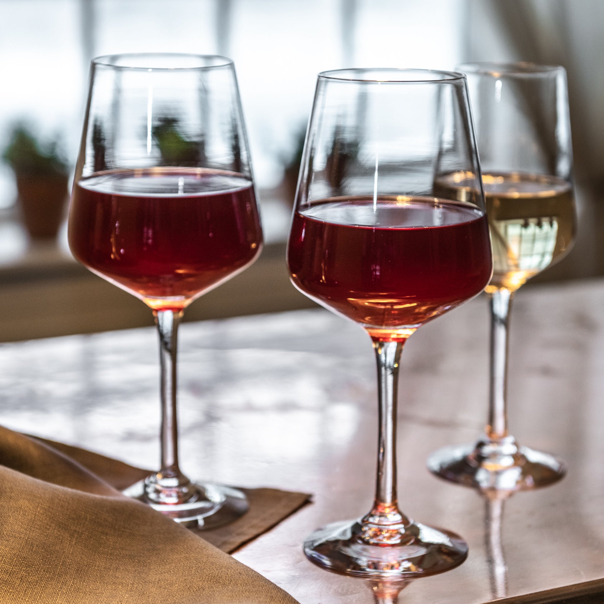 Valtier Simon Pearce Vintner Red Wine Glass, Set of 2 | Handblown Glass
